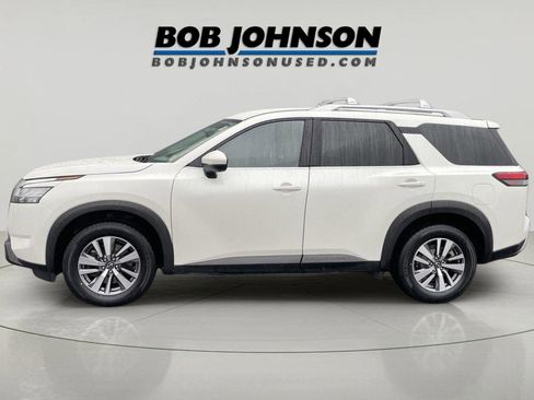 Used 2023 Nissan Pathfinder SL AWD/4WD image 6