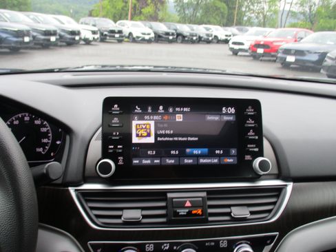 Certified 2020 Honda Accord EX image 15