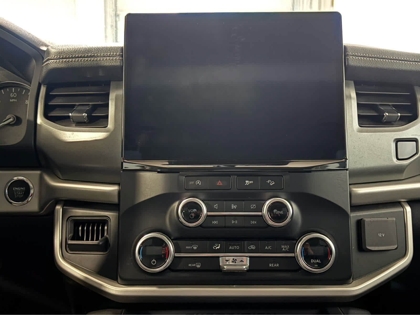 Used 2024 Ford Expedition XLT AWD/4WD image 20
