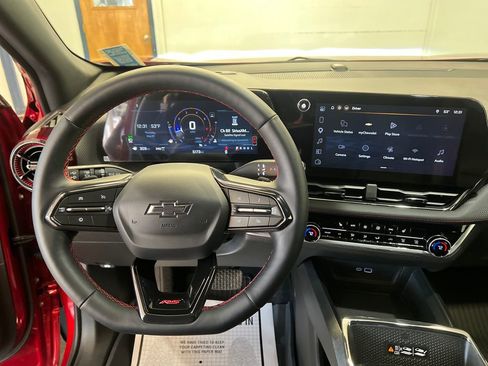 Used 2026 Chevrolet Equinox RS w/ LPO, Floor Liner Package AWD/4WD image 19