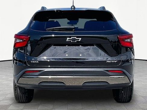 New 2026 Chevrolet Trax ACTIV w/ Sunroof Package FWD image 5