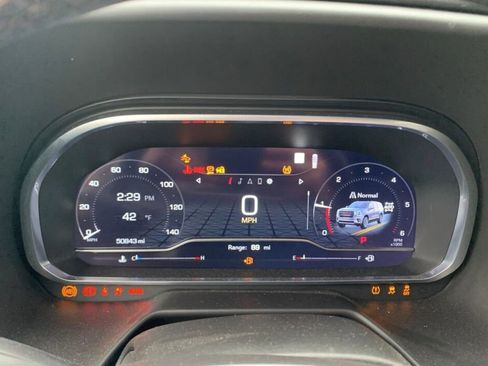 Used 2023 GMC Yukon SLT image 3