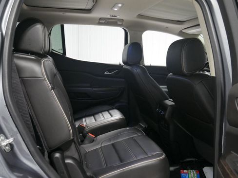Used 2020 GMC Acadia Denali image 17