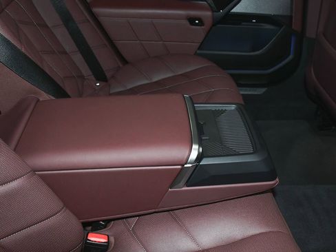 Used 2023 BMW 760i xDrive w/ Parking Assistance Package image 62