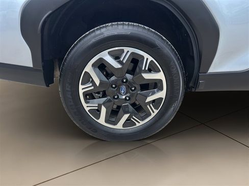 Used 2025 Subaru Forester Premium AWD/4WD image 15