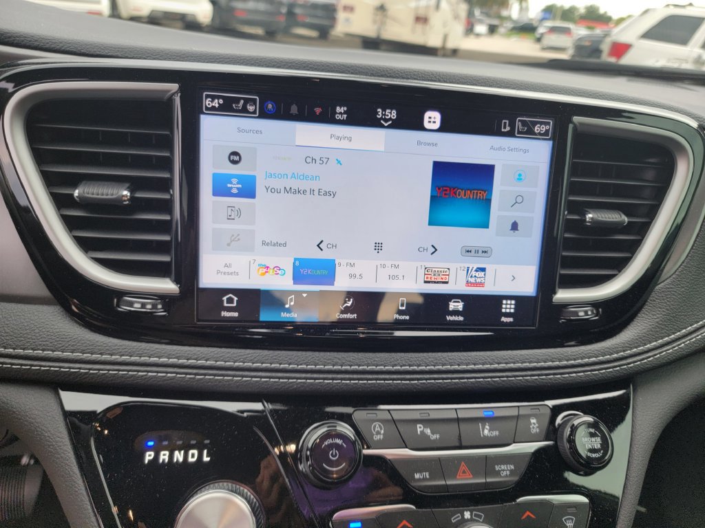 Used 2026 Chrysler Pacifica Select FWD image 21