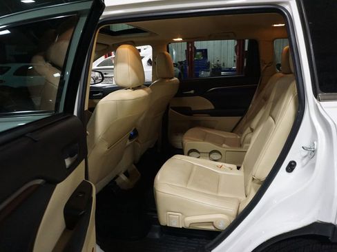 Used 2015 Toyota Highlander Limited w/ Driver Technology Package image 13