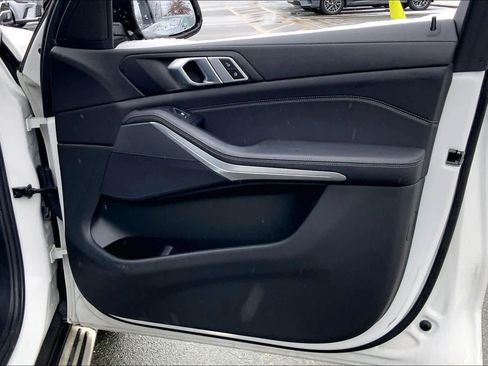 Used 2022 BMW X5 xDrive40i w/ Premium Package image 22