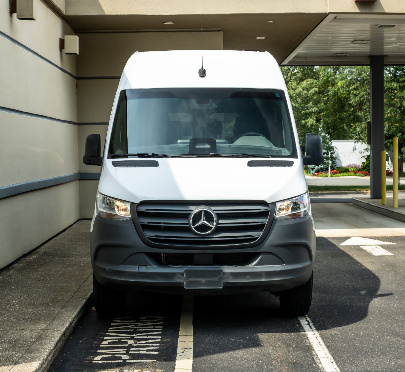 Used 2025 Mercedes-Benz Sprinter 2500 image 2