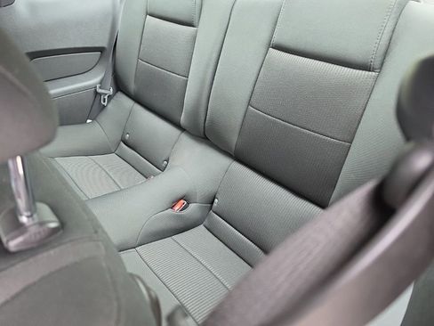 Used 2010 Ford Mustang Coupe RWD image 17