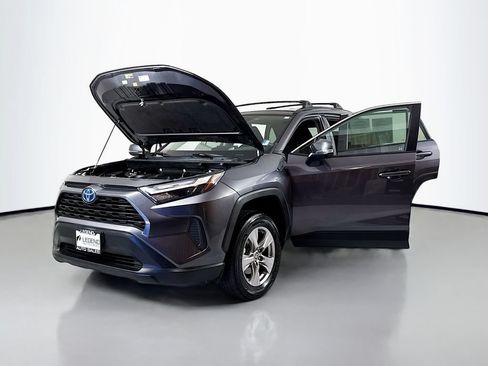 Used 2024 Toyota RAV4 LE AWD/4WD image 15