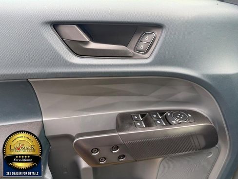 Used 2025 Ford Maverick XL w/ Equipment Group 102A image 8