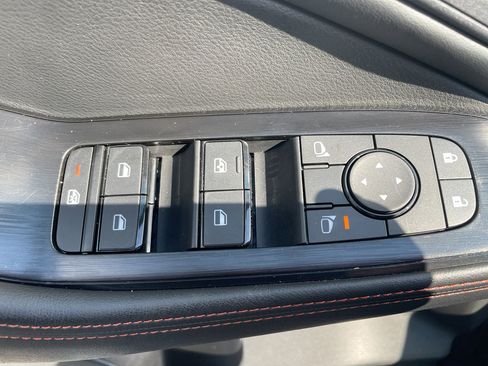 Certified 2025 Nissan Rogue SV image 9