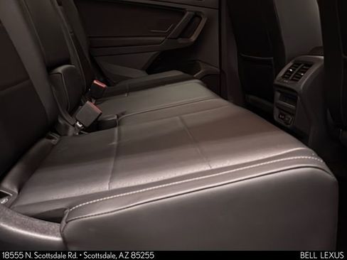 Used 2019 Volkswagen Tiguan SE FWD image 24