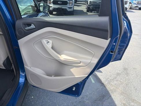 Used 2017 Ford Escape Titanium AWD/4WD image 31