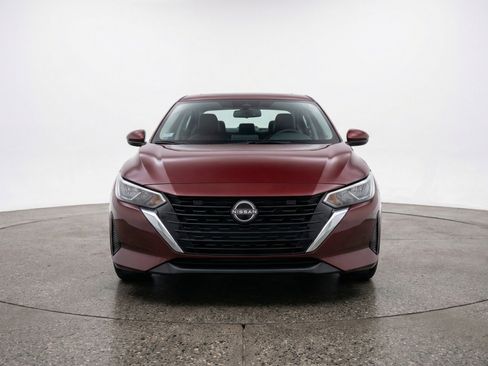 Used 2025 Nissan Sentra SV FWD image 2