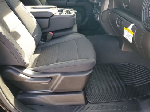 Used 2025 Chevrolet Silverado 2500 Custom w/ Custom Value Package image 16