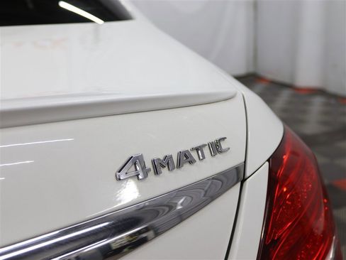 Used 2018 Mercedes-Benz E 300 4MATIC image 8