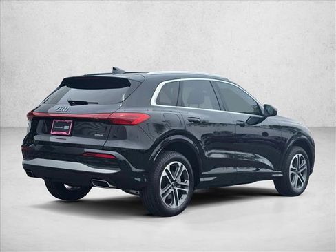 Used 2025 Audi Q5 Premium w/ Convenience Package AWD/4WD image 5