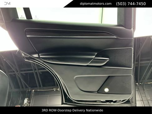 Used 2022 Tesla Model X image 24