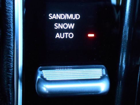 Certified 2024 Jeep Compass Latitude image 12