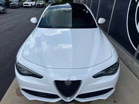 Used 2022 Alfa Romeo Giulia Ti AWD/4WD image 9