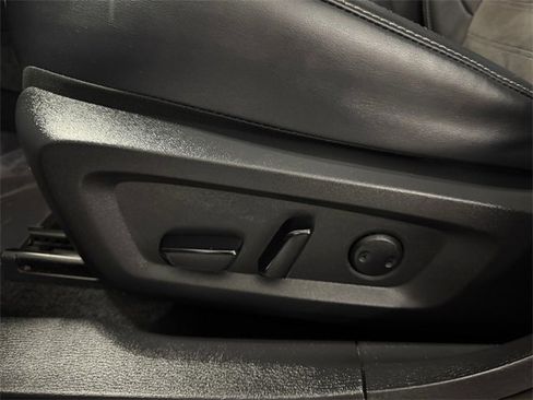 Used 2024 Mitsubishi Outlander SE Black Edition image 17