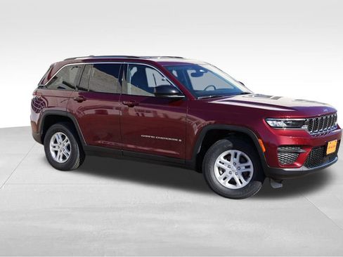 Certified 2023 Jeep Grand Cherokee Laredo w/ Luxury Tech Group I image 2