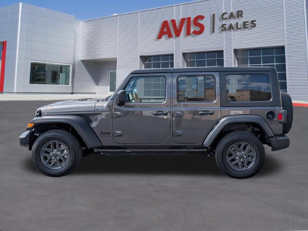 Used 2025 Jeep Wrangler Unlimited Sport AWD/4WD image 10