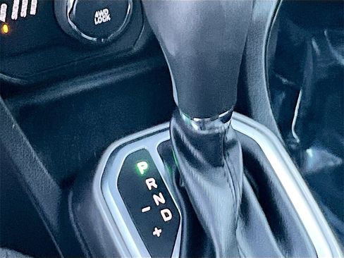 Used 2022 Jeep Renegade Latitude w/ Convenience Group image 17