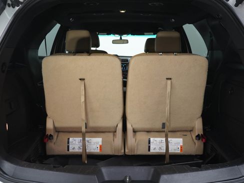 Used 2016 Ford Explorer XLT w/ Equipment Group 202A AWD/4WD image 14