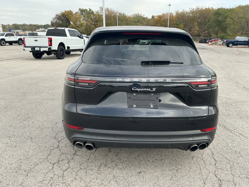 Used 2019 Porsche Cayenne S w/ Premium Package AWD/4WD image 3