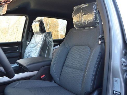 New 2026 RAM 1500 4x4 Crew Cab image 15