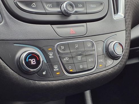 Used 2019 Chevrolet Malibu LT image 25