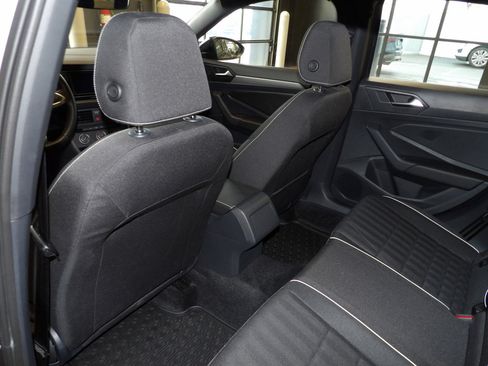 Used 2023 Volkswagen Jetta Sport image 21