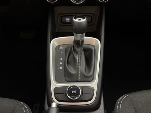 Certified 2024 Hyundai Venue SEL FWD image 20