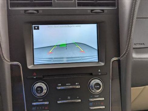 Used 2017 Lincoln Navigator Reserve image 32