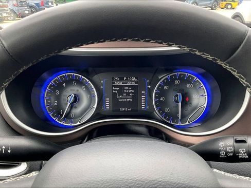 Used 2023 Chrysler Voyager LX FWD image 19