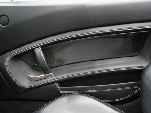 Used 2011 Ferrari California RWD image 38