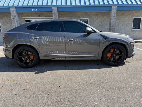 Used 2021 Lamborghini Urus Base AWD 4dr SUV image 7