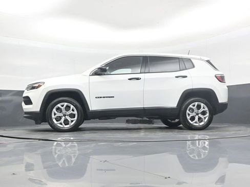 Used 2025 Jeep Compass Sport image 43