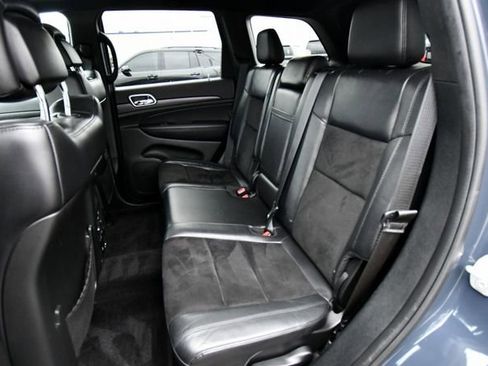 Used 2018 Jeep Grand Cherokee Altitude AWD/4WD image 16