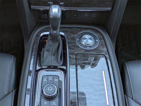 Used 2022 Nissan Armada Platinum w/ Captain's Chairs Package image 20