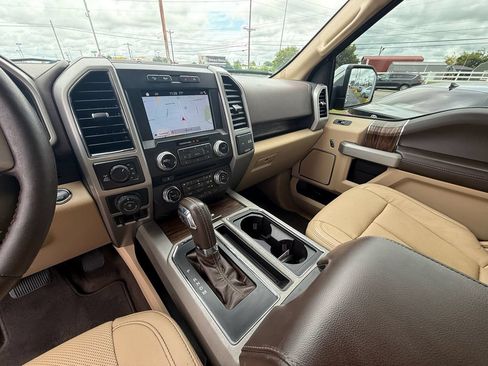 Used 2018 Ford F150 Lariat w/ Equipment Group 502A Luxury AWD/4WD image 15