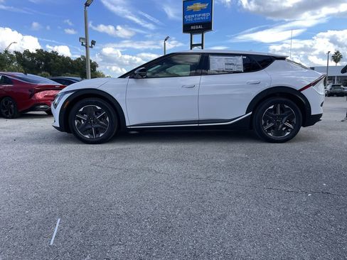 New 2025 Kia EV6 Light w/ Light LR Technology Package image 7