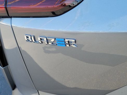 New 2026 Chevrolet Blazer EV LT image 17