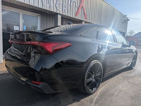 Used 2022 Toyota Avalon XSE image 7