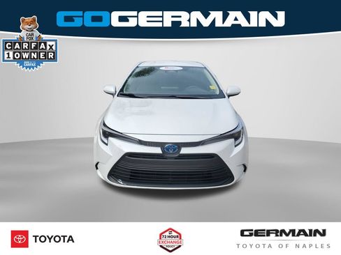 Used 2025 Toyota Corolla LE w/ Convenience Package FWD image 3