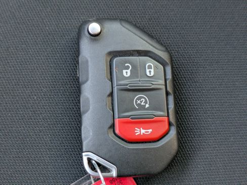 Used 2021 Jeep Wrangler Unlimited Rubicon image 34