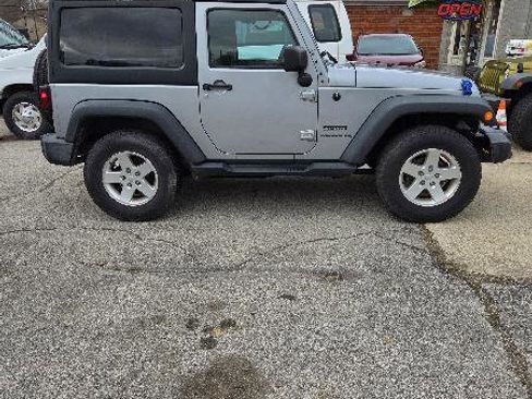 Used 2016 Jeep Wrangler Sport w/ Quick Order Package 24S AWD/4WD image 2